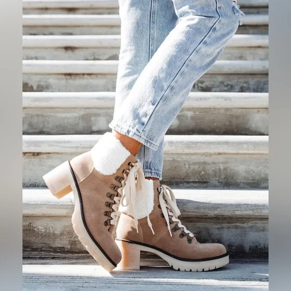NIB Oasis Society Beige Lace Up Sherpa Vegan Suede Chunky Heeled Boots Booties - Picture 4 of 8